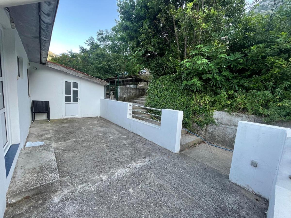 House With Big Terrace And Beautiful Sea View Vila Kotor Exterior foto