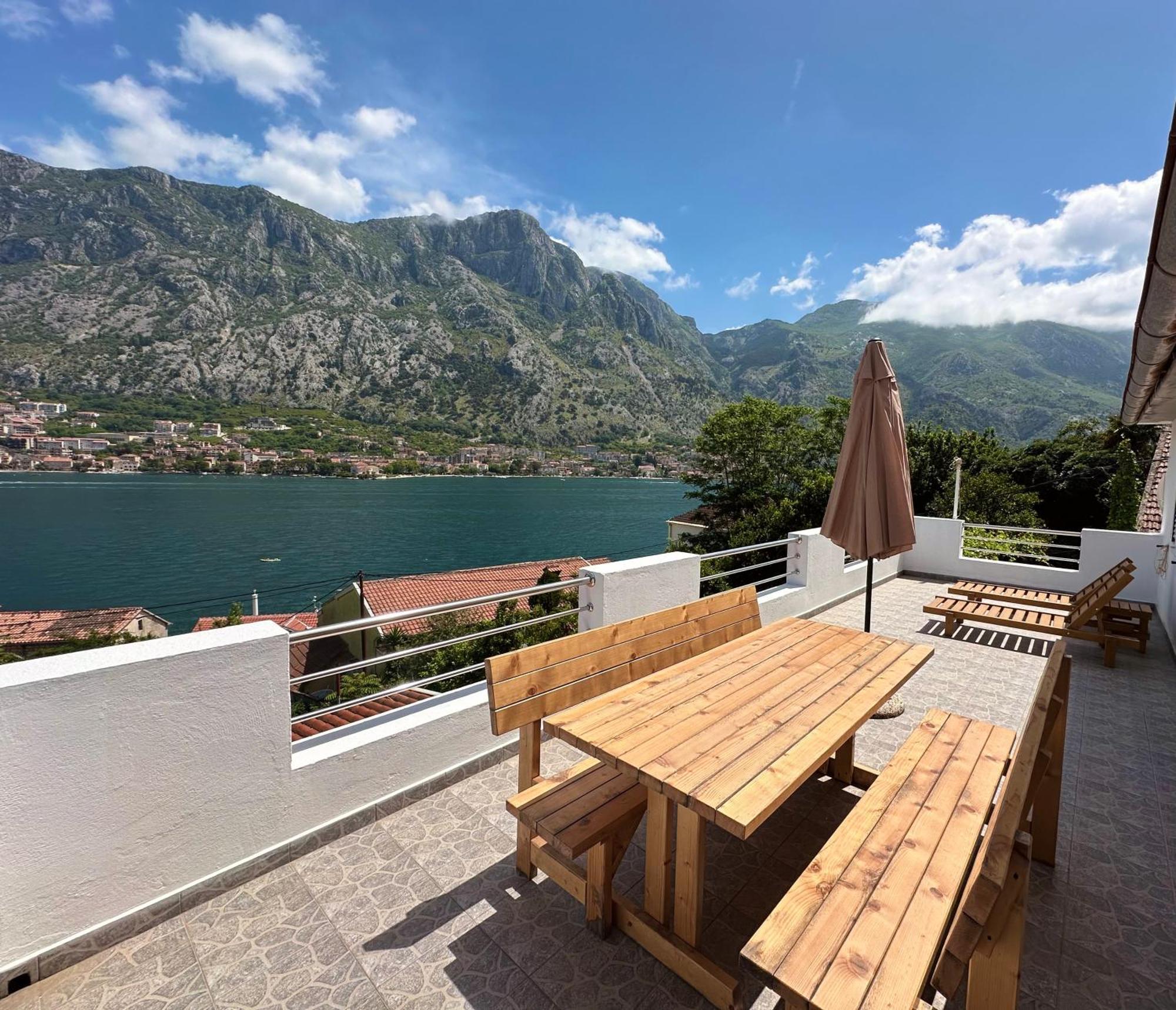 House With Big Terrace And Beautiful Sea View Vila Kotor Exterior foto