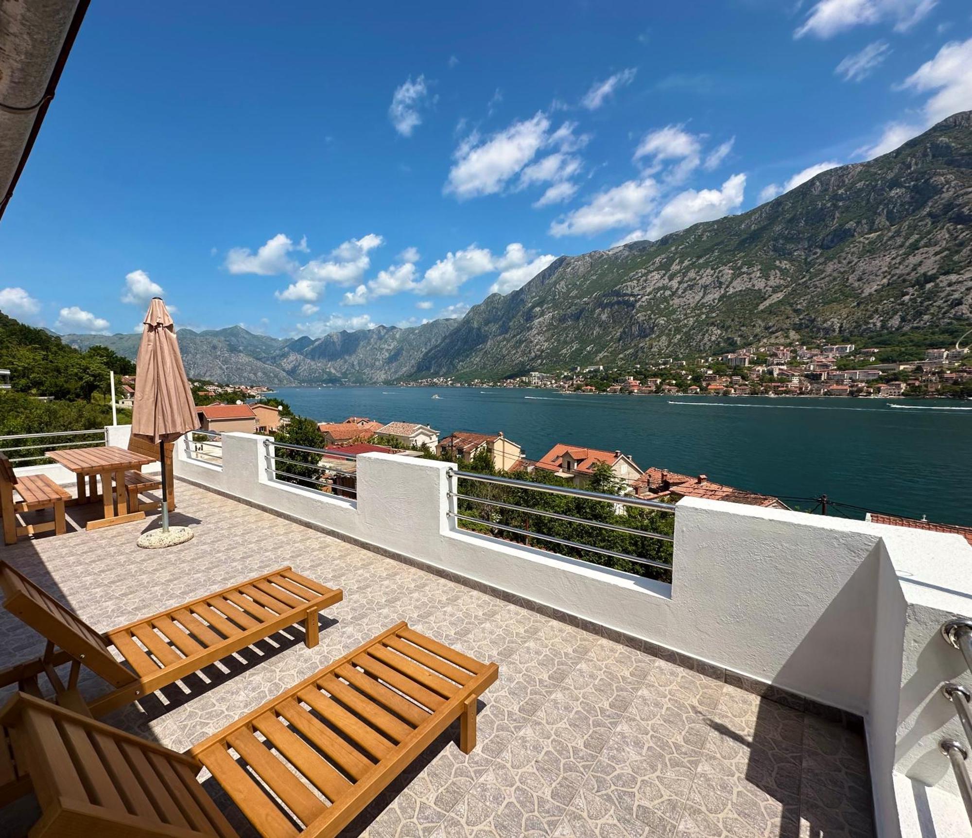 House With Big Terrace And Beautiful Sea View Vila Kotor Exterior foto
